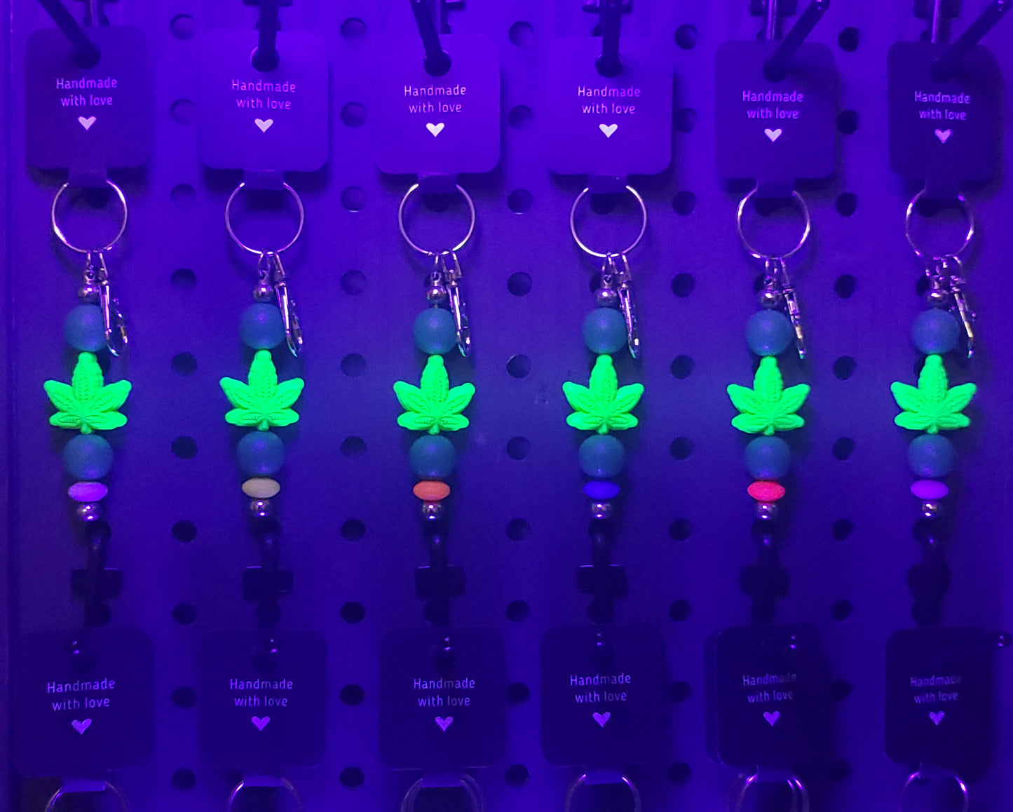 Silicone Light Green Leaf Green Beads with Accent Bead Keychain