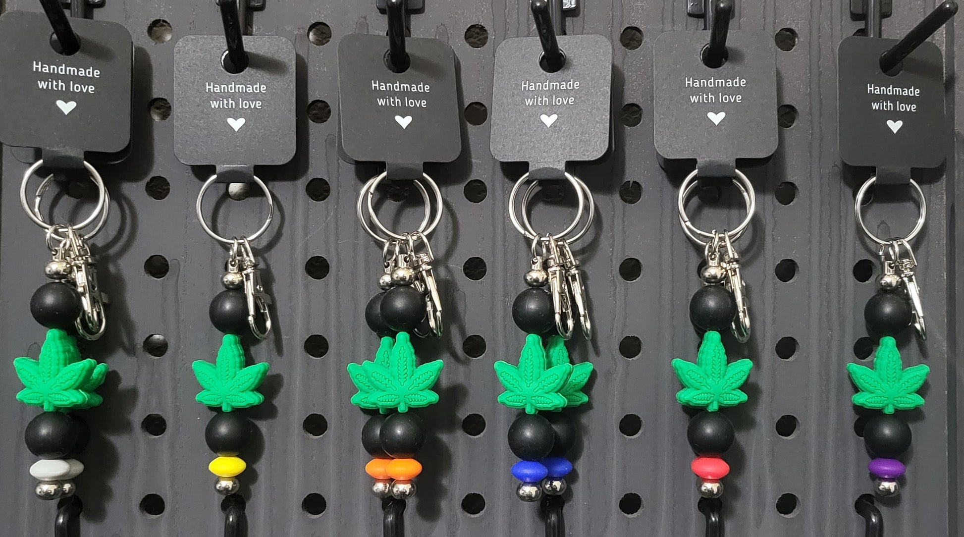 Silicone Green Leaf Black Beads Accent Bead Keychain